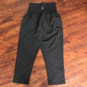 Lululemon crops, 4